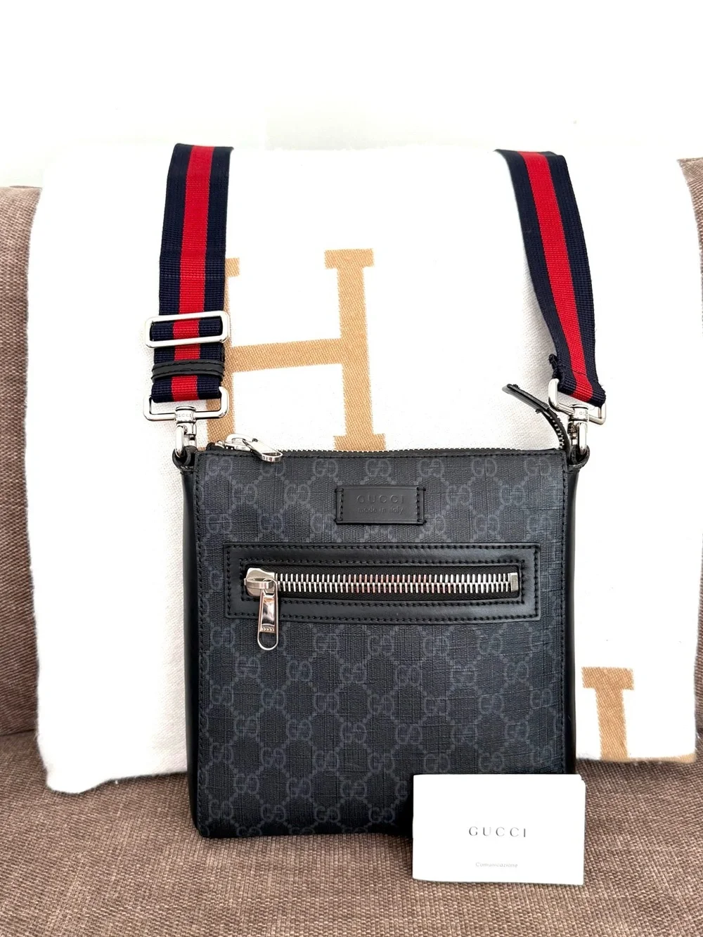 Authentic Gucci unisex messanger bag black supreme canvas small